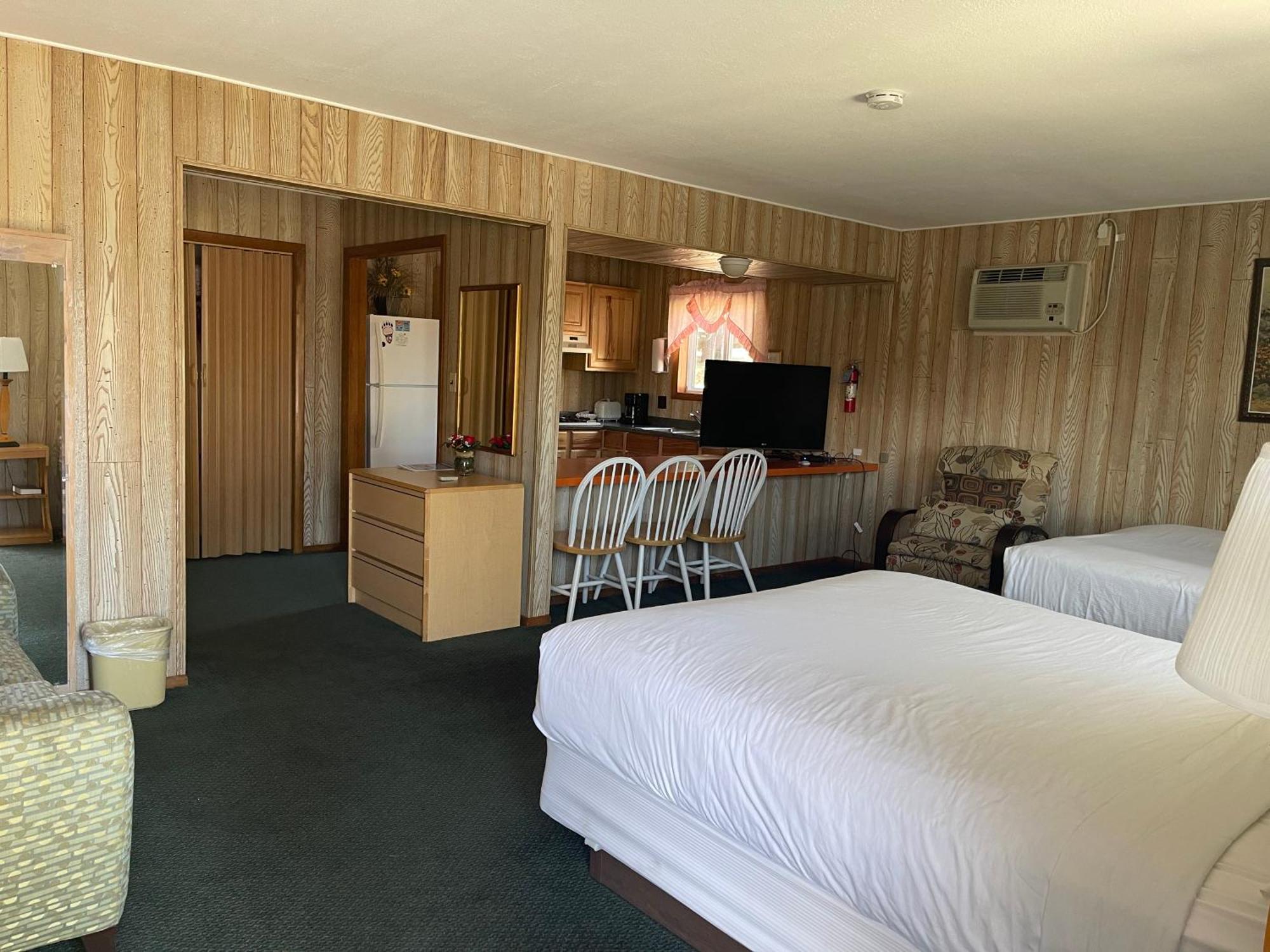 Saddle & Surrey Motel Estes Park Room photo