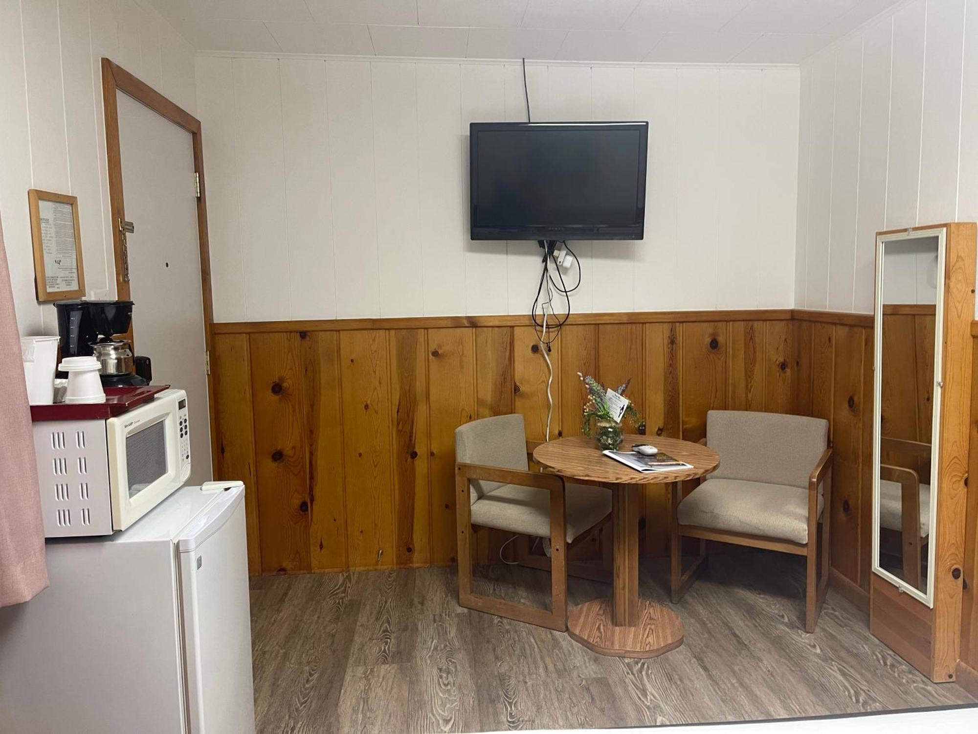 Saddle & Surrey Motel Estes Park Room photo