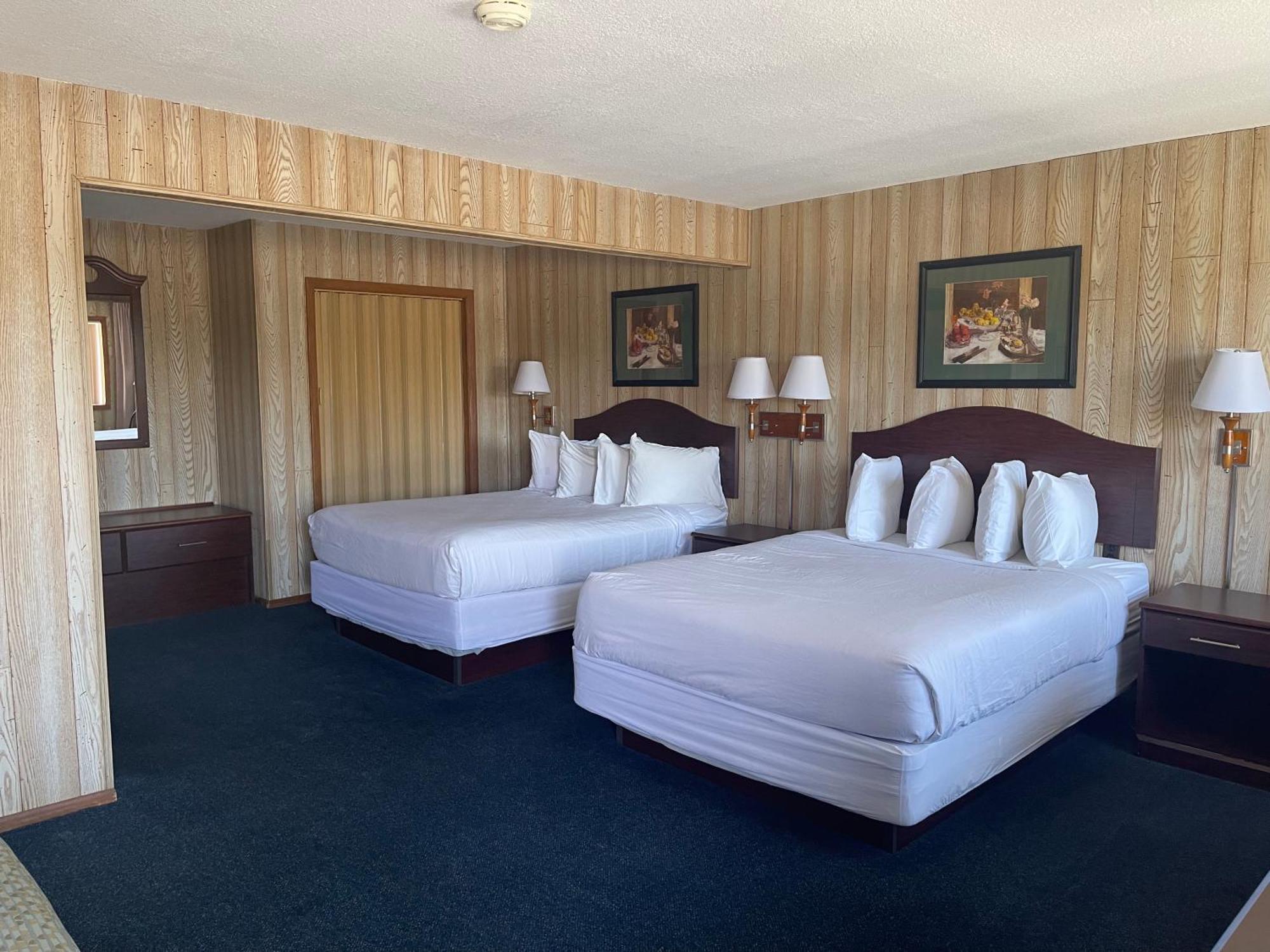 Saddle & Surrey Motel Estes Park Room photo