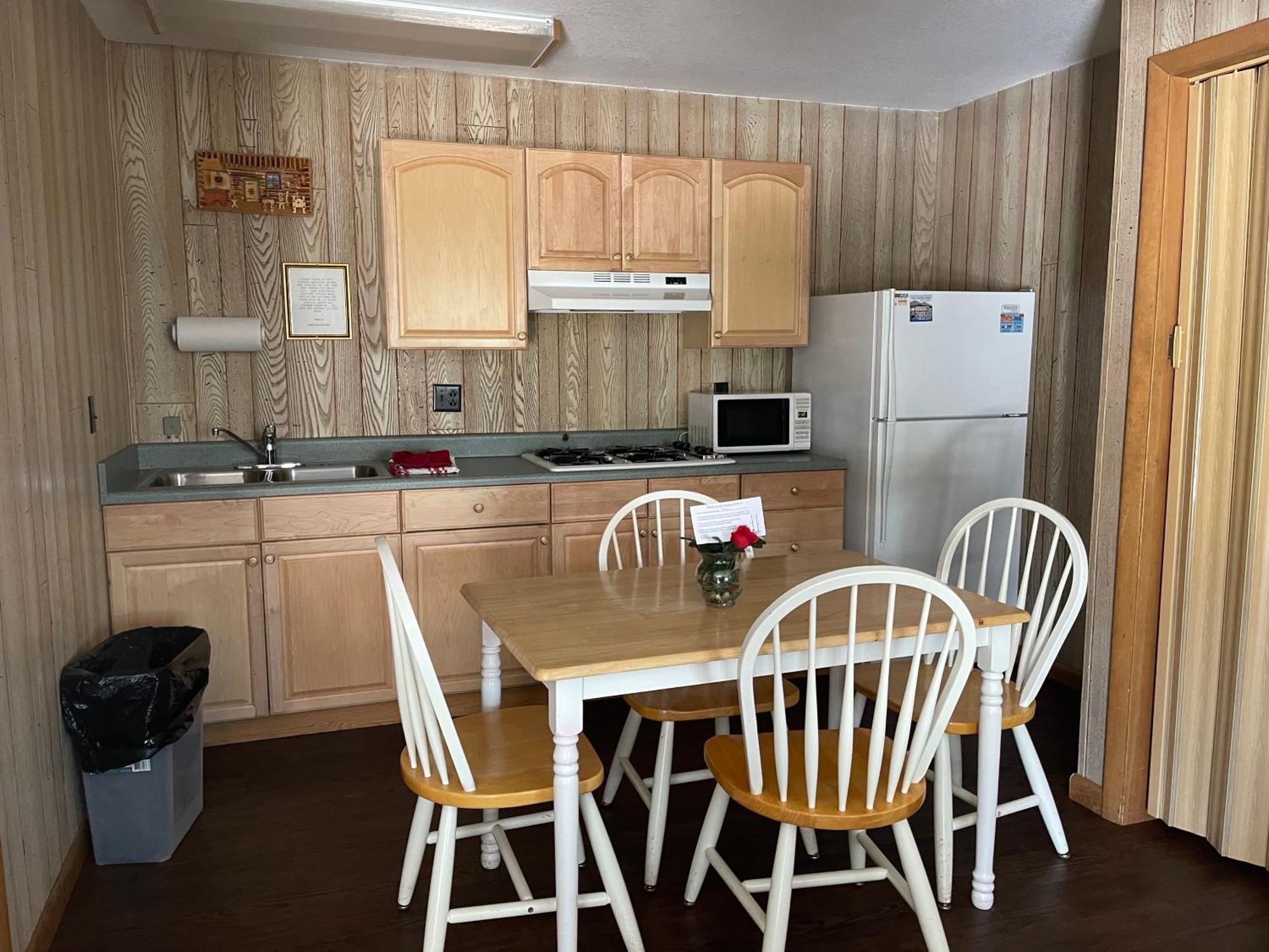 Saddle & Surrey Motel Estes Park Room photo