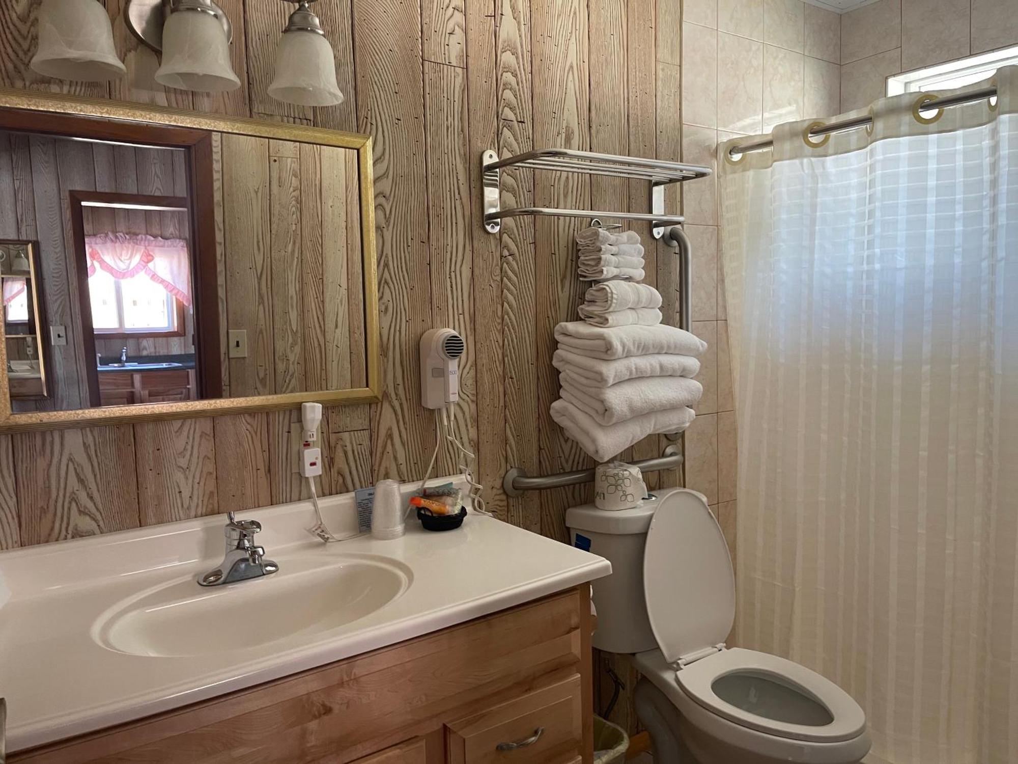 Saddle & Surrey Motel Estes Park Room photo